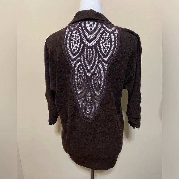 NWOT Timing Laser Cut Out Back Cardigan - Picture 3 of 3